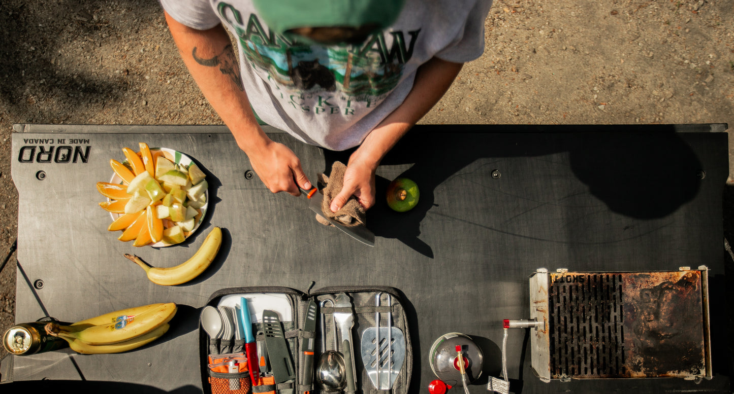 Tailgate Insert - (2019-2025) GMC/ Chevrolet Sierra/Silverado